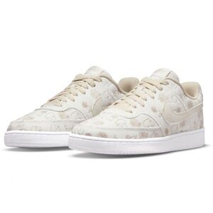 Nike Court Vision Low Valentines Day Sneakers 9.5 White Roses Hearts